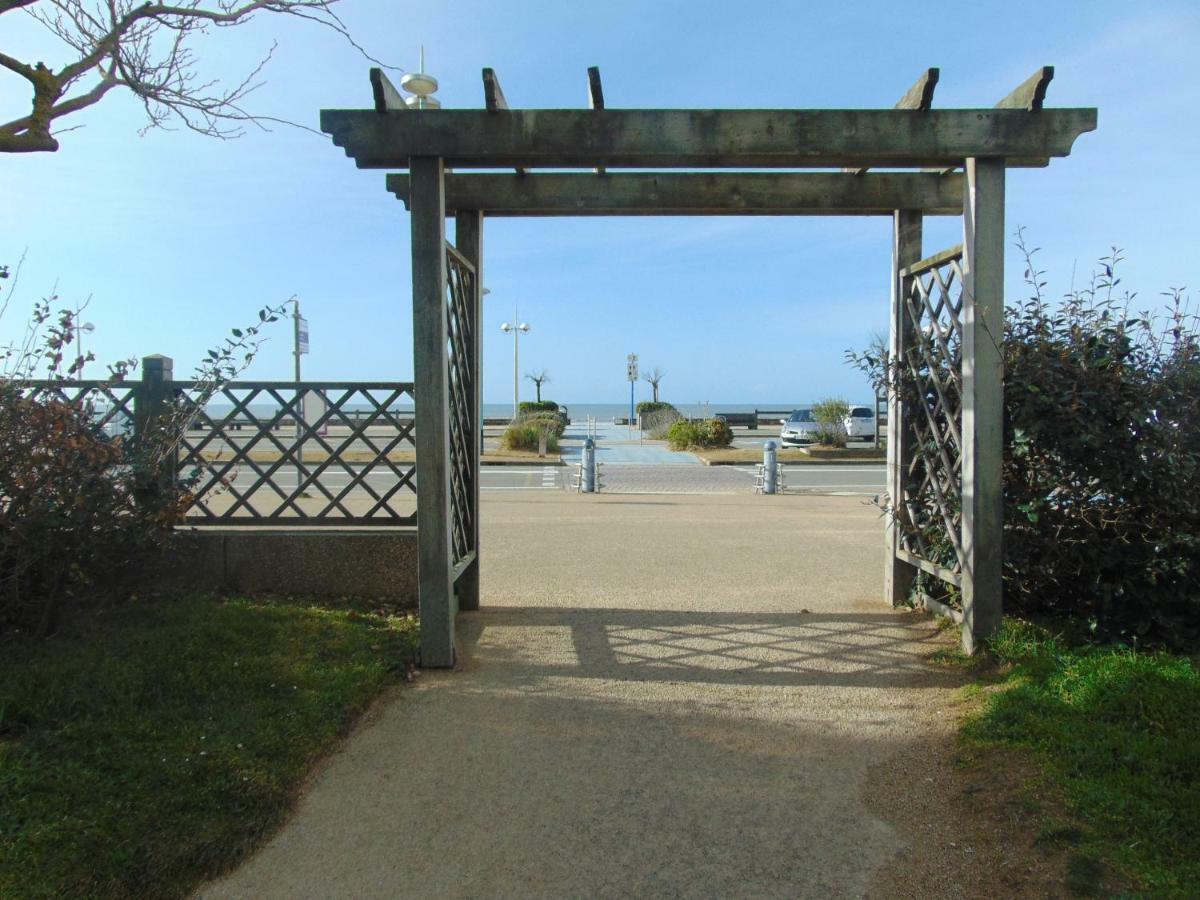 Appartement Vue Sur Mer Saint-Jean-de-Monts Exteriör bild